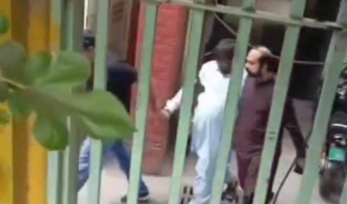 اے سی تحصیل راوی ٹاون کے ملازم کو اینٹی کرپشن نے گرفتار کرلیا؟