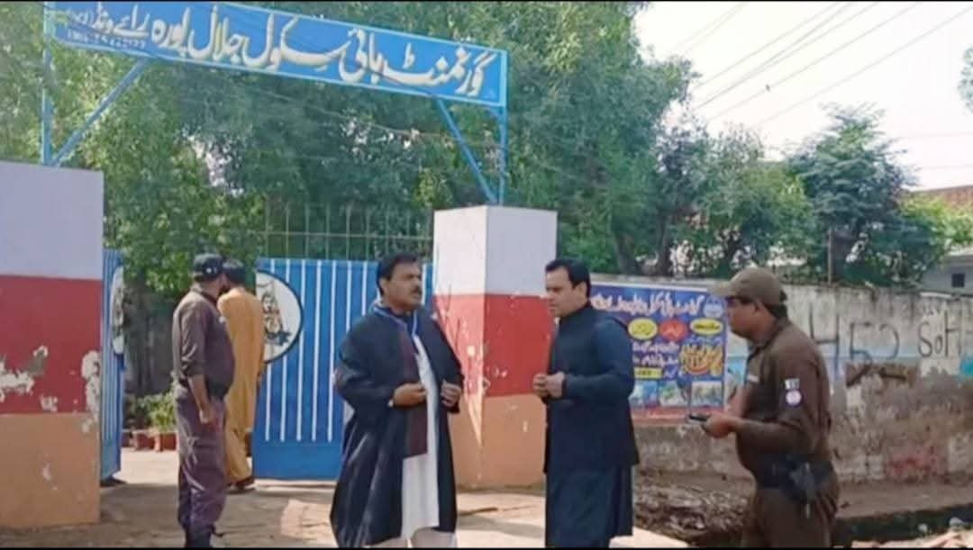 ضلعی انتظامیہ: اے سی صاحبان کا مختلف سکولوں کا دورہ