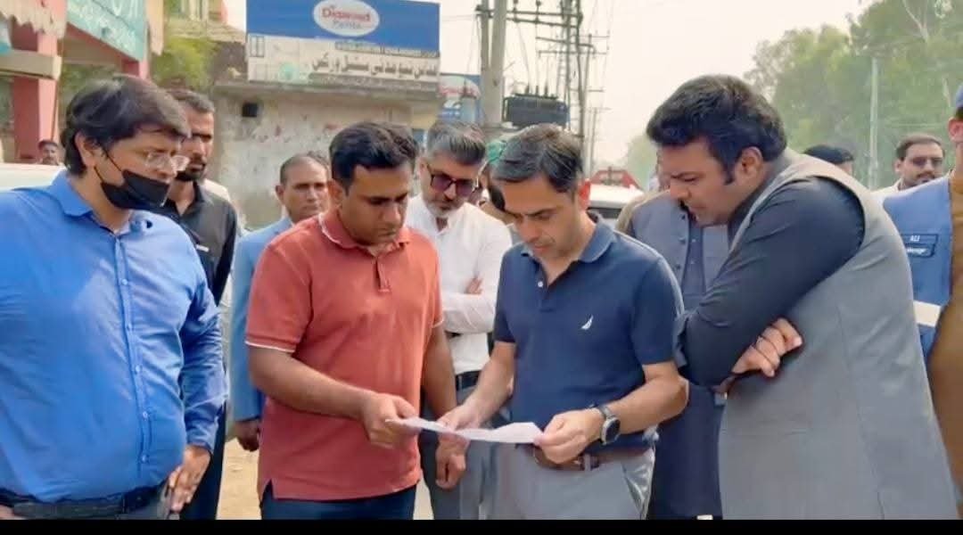 ڈپٹی کمشنر لاہور کا لاہور کے مختلف علاقوں کا دورہ